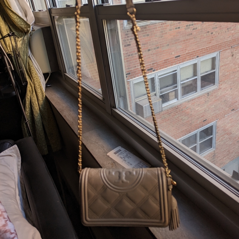 Tory Burch Fleming wallet